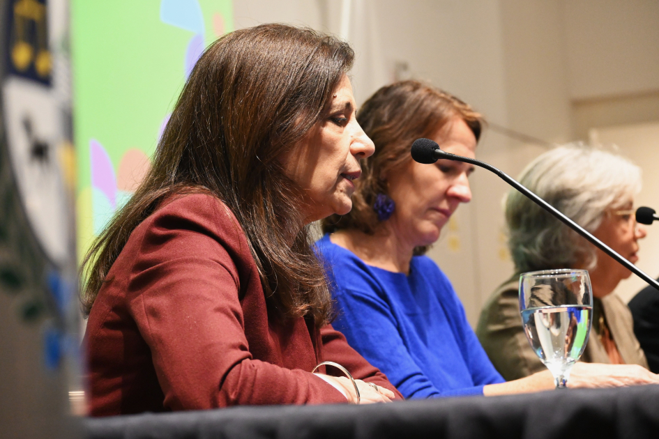 Raquel Artecona en uso de la palabra durante la presentación de los indicadores. Foto: INE. Raquel Artecona en uso de la palabra durante la presentación de los indicadores. Foto: INE.