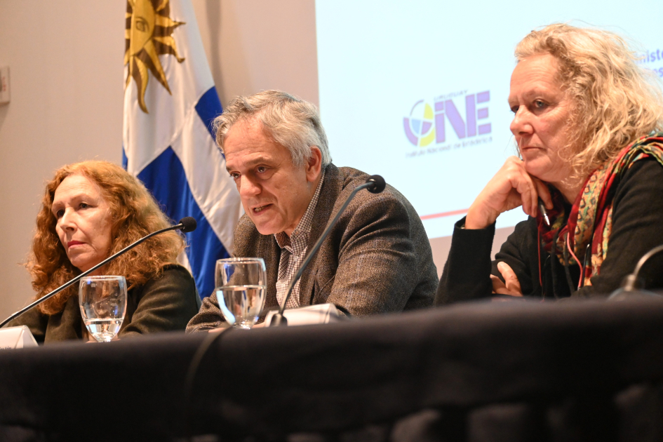 Rodrigo Arim en uso de la palabra durante la presentación de los indicadores. Foto: INE. Rodrigo Arim en uso de la palabra durante la presentación de los indicadores. Foto: INE.