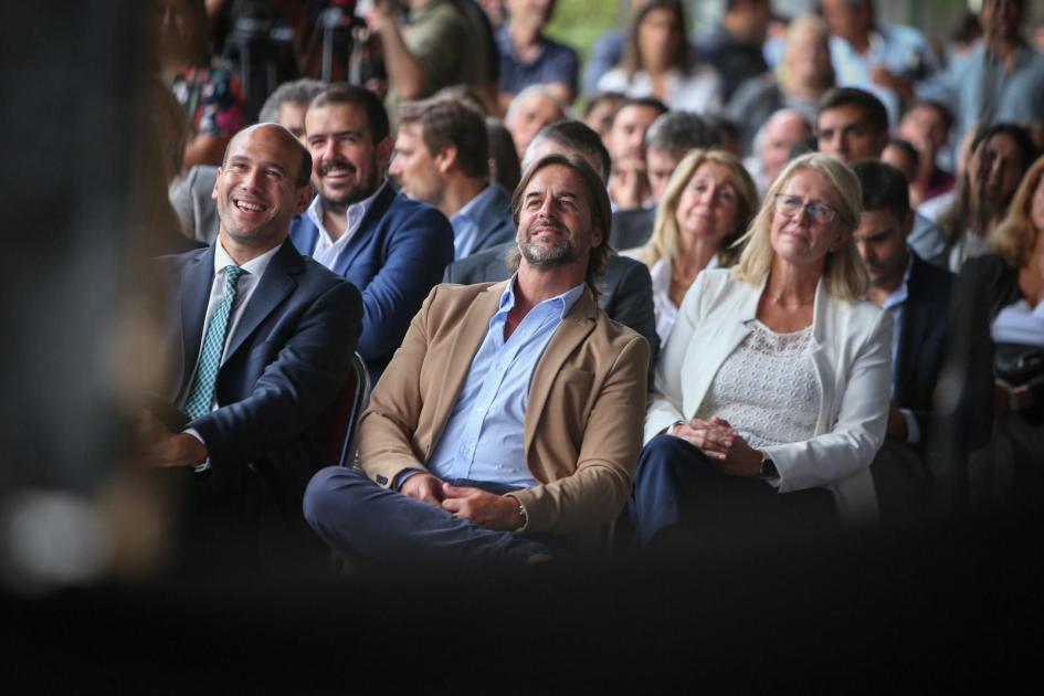 Presidente, ministro Lema y autoridades presentes en el evento 