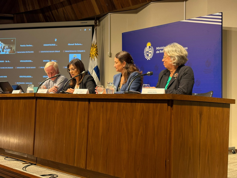Mesa de apertura en la presentación del Plan de Igualdad de Género 2025-2030 del MRREE.