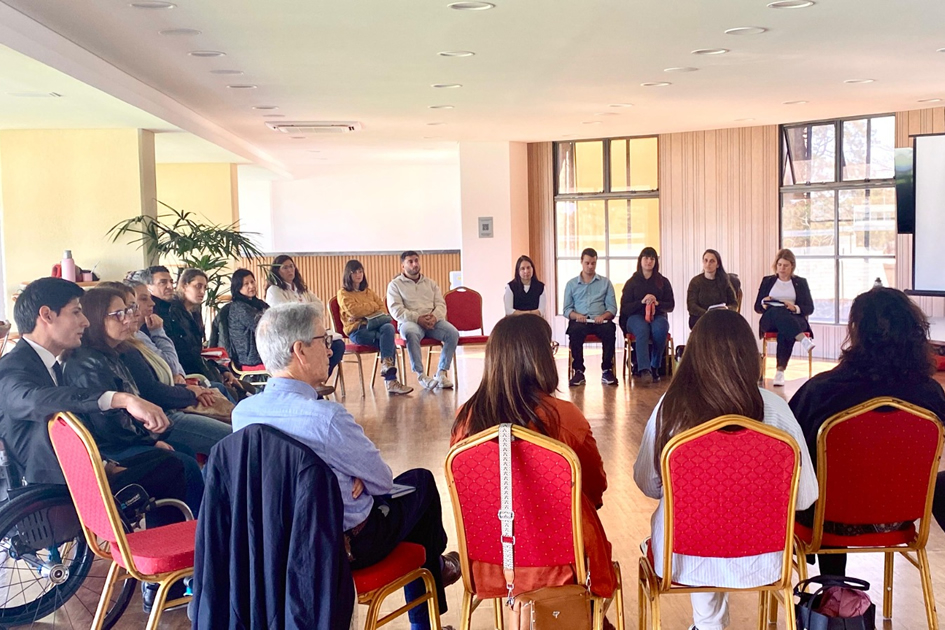 Espacio de diálogo con actores públicos, referentes y organizaciones sociales Espacio de diálogo con actores públicos, referentes y organizaciones sociales.