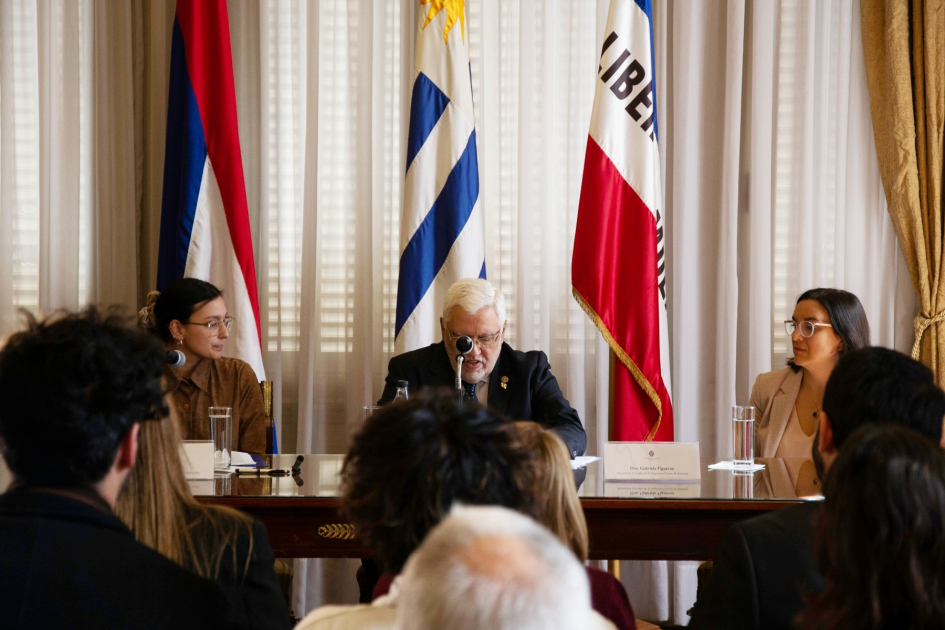 Firma de convenio por alimentación entre INDA y SCJ. Firma de convenio por alimentación entre INDA y SCJ.