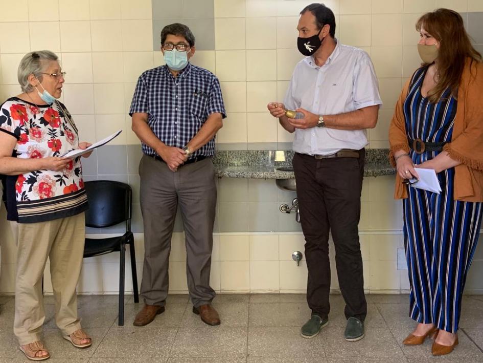Autoridades de las instituciones durante el acto de entrega de las donaciones Autoridades de las instituciones durante el acto de entrega de las donaciones