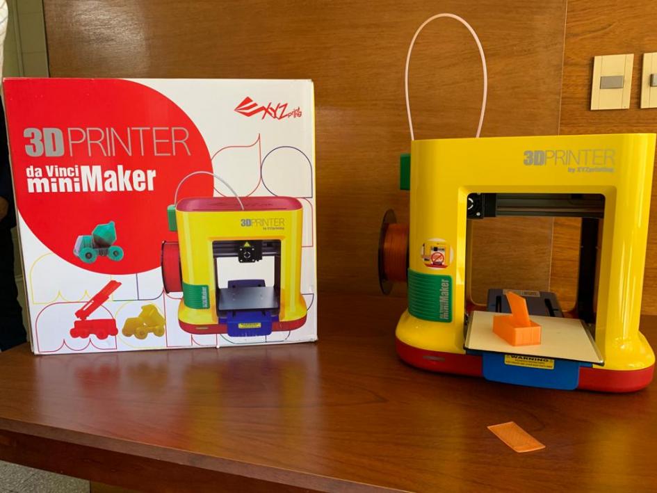 Impresora 3D donada por el Rotary Club al Centro Cachón