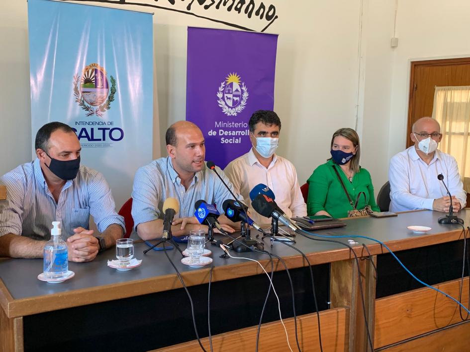 Autoridades del Ministerio de Desarrollo Social en recorrida por Salto y Artigas Ministro Lema, Andrea Brugman, Alejandro Sciarra, Ignacio Elgue y autoridades de Salto
