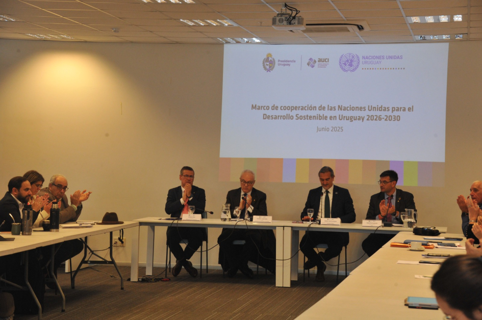 Mesa de apertura de primera reunión de alto nivel de MECNUD Mesa de apertura de primera reunión de alto nivel de MECNUD