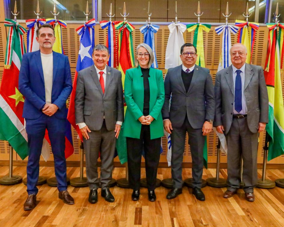 Subsecretario Federico Graña en Reunión de Ministros de Desarrollo Social del MERCOSUR. Federico Graña posando en reunión del Mercosur.