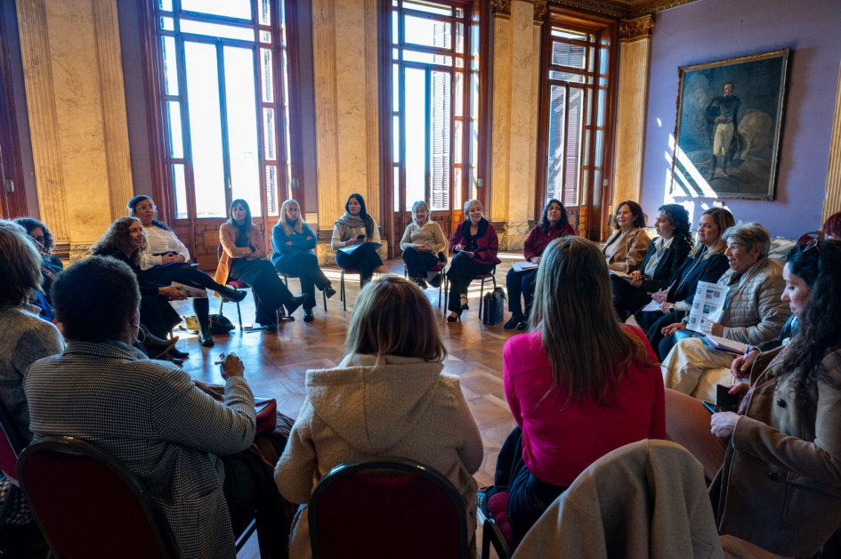Reunión de grupo de trabajo por agenda de cuidados. Reunión de grupo de trabajo por agenda de cuidados.