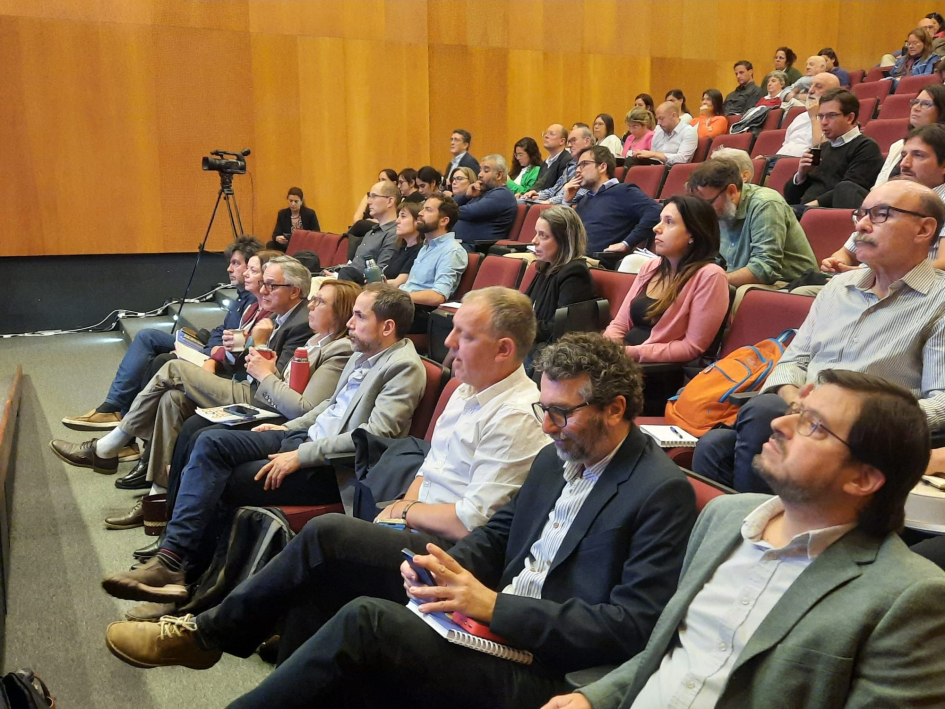 Seminario del Diálogo Social sobre ampliación de cobertura y tiempos de educación y cuidados Público presente
