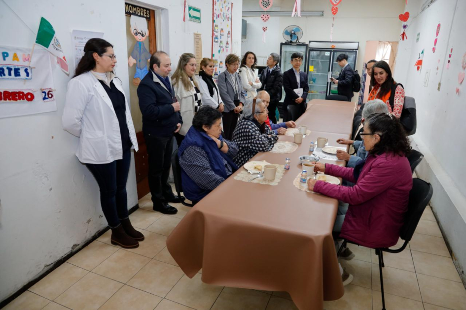 Visita de las delegaciones a los servicios 