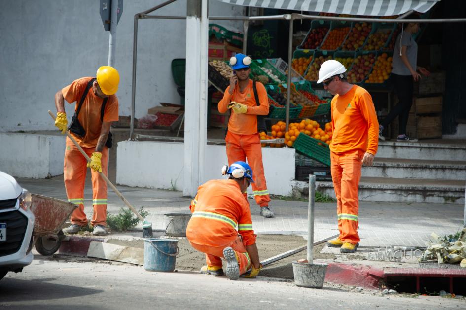 Trabajadores realizando la rampa (Foto: Presidencia) 