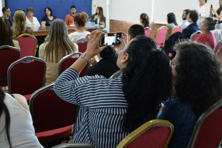 Público asistente en la conferencia de prensa Público asistente en la conferencia de prensa