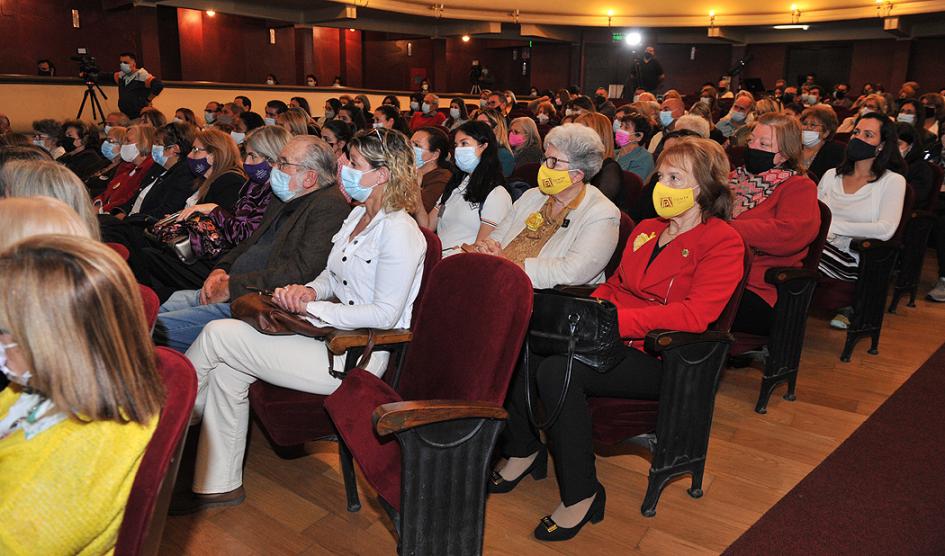 Mides, Intendencia de Maldonado y Asociación Anawin en inauguración del 5to centro para mujeres víctimas de violencia Autoridades del Mides, Fiscalía General de la Nación, ministerio del Interior,MVOT y Salud Pública