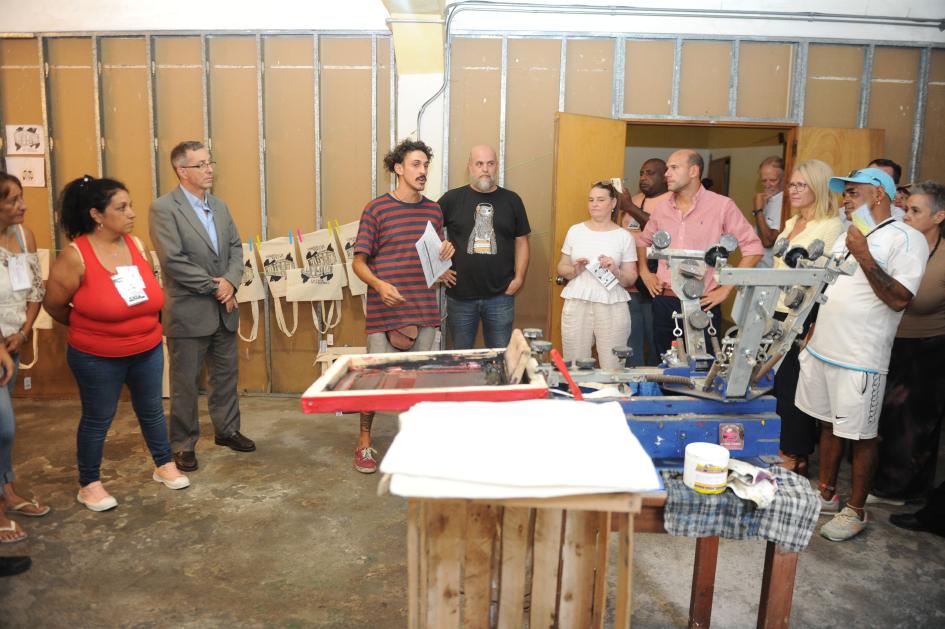 Autoridades en recorrida por el centro Autoridades en recorrida por el centro
