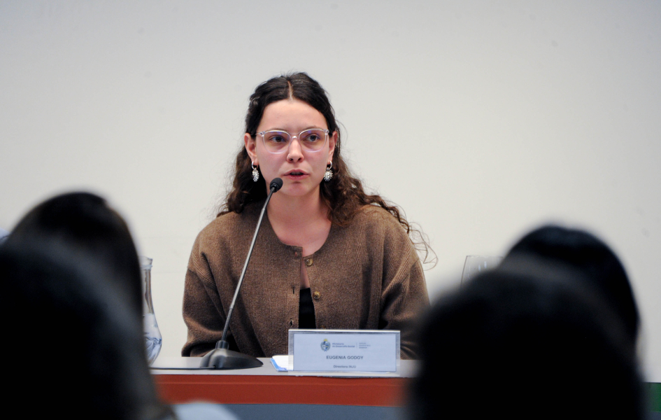 Eugenia Godoy, directora del INJU. Foto: Presidencia. Presentación de convocatoria en Inefop.