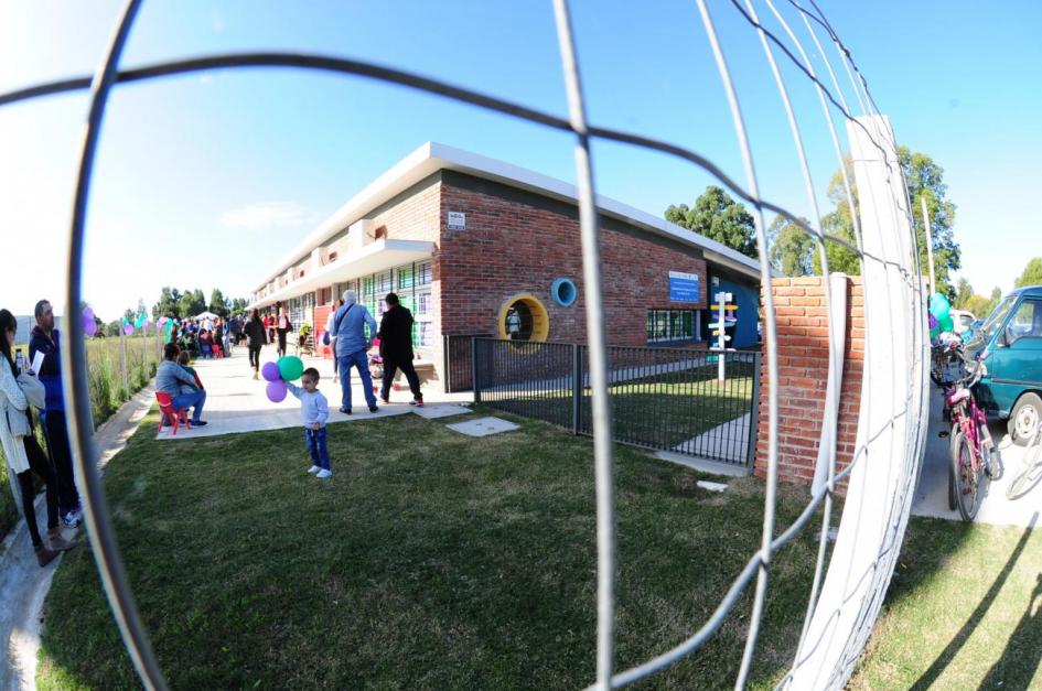 Nuevo centro de atención a la infancia vista del CAIF desde afuera
