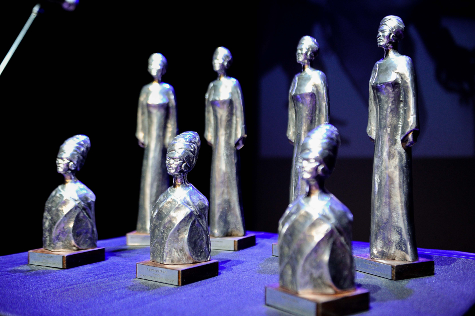 Estatuillas de la premiación (Foto: Presidencia)