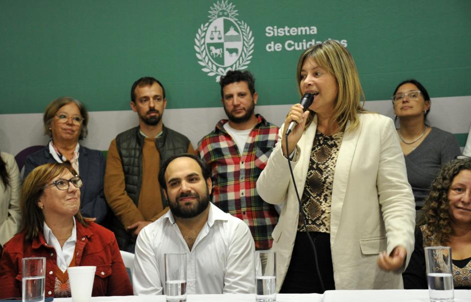 Recorrida de autoridades del ministerio por Centros de Cuidados Recorrida de autoridades del ministerio por Centros de Cuidados