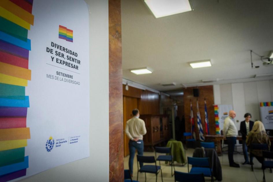 Lanzamiento del Mes de la Diversidad 2020 Estética del Mes de la Diversidad 2020 en sede central del MIDES