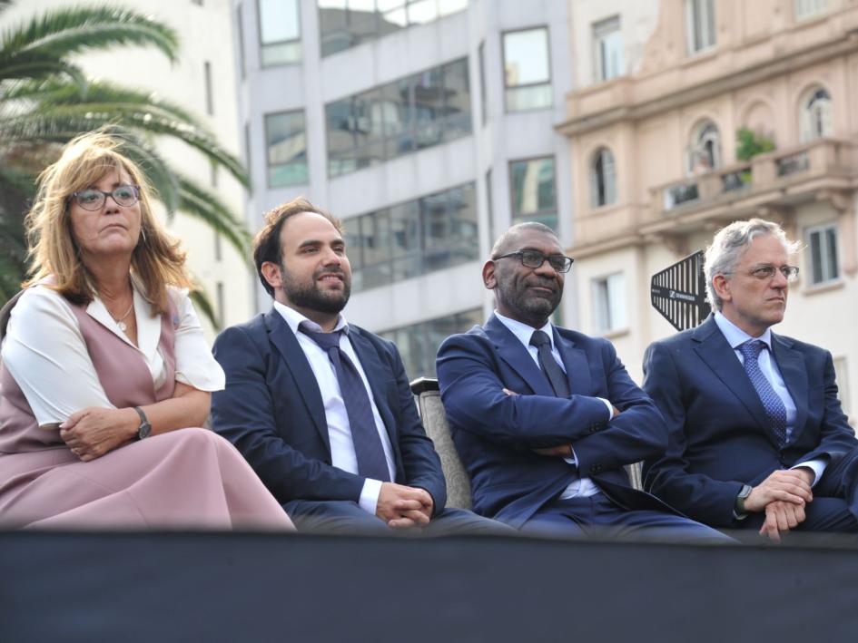 Ministra y ministros en asunción Ministra y ministros en asunción