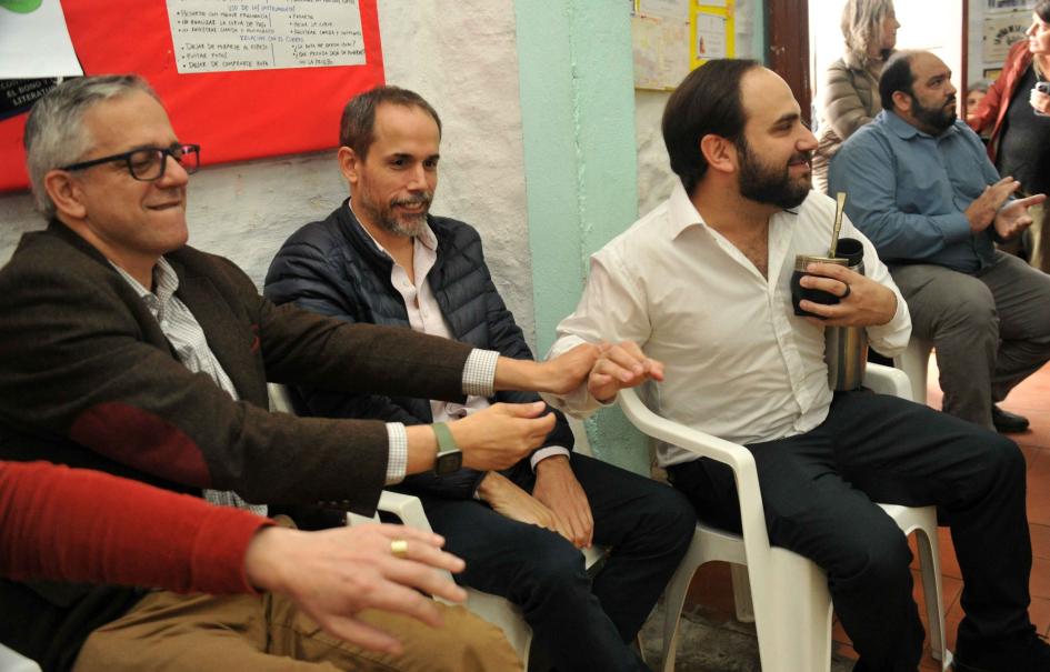 Director de OPP y ministro de Desarrollo Social en actividad con personas mayores Director de OPP y ministro de Desarrollo Social