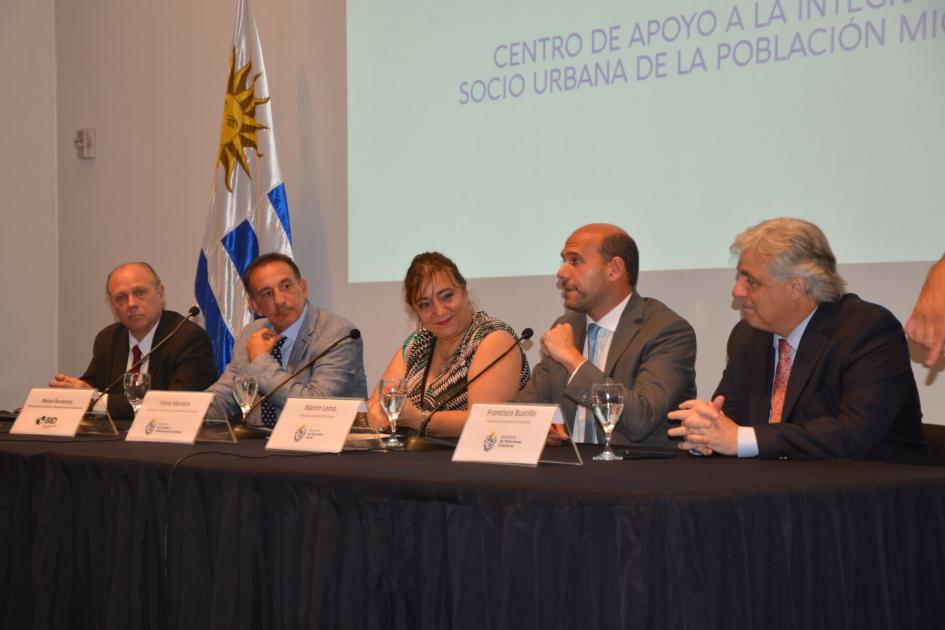 Ministro Lema haciendo uso de la palabra Ministro Lema haciendo uso de la palabra