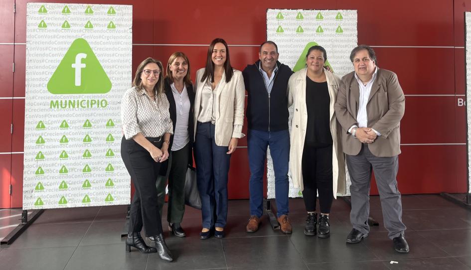 Foto de autoridades en la inauguración de los Espacios de Igualdad Foto de autoridades en la inauguración de los Espacios de Igualdad
