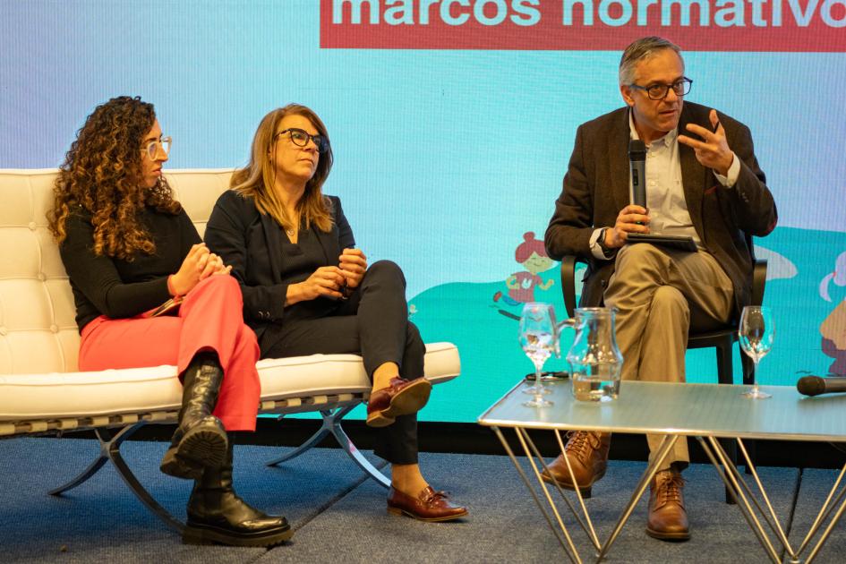 Mesa temática: "Representaciones sociales y marcos normativos vigentes" Mesa temática: "Representaciones sociales y marcos normativos vigentes"