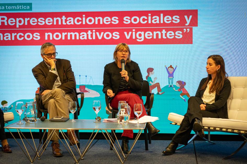 Mesa temática: "Representaciones sociales y marcos normativos vigentes" Mesa temática: "Representaciones sociales y marcos normativos vigentes"