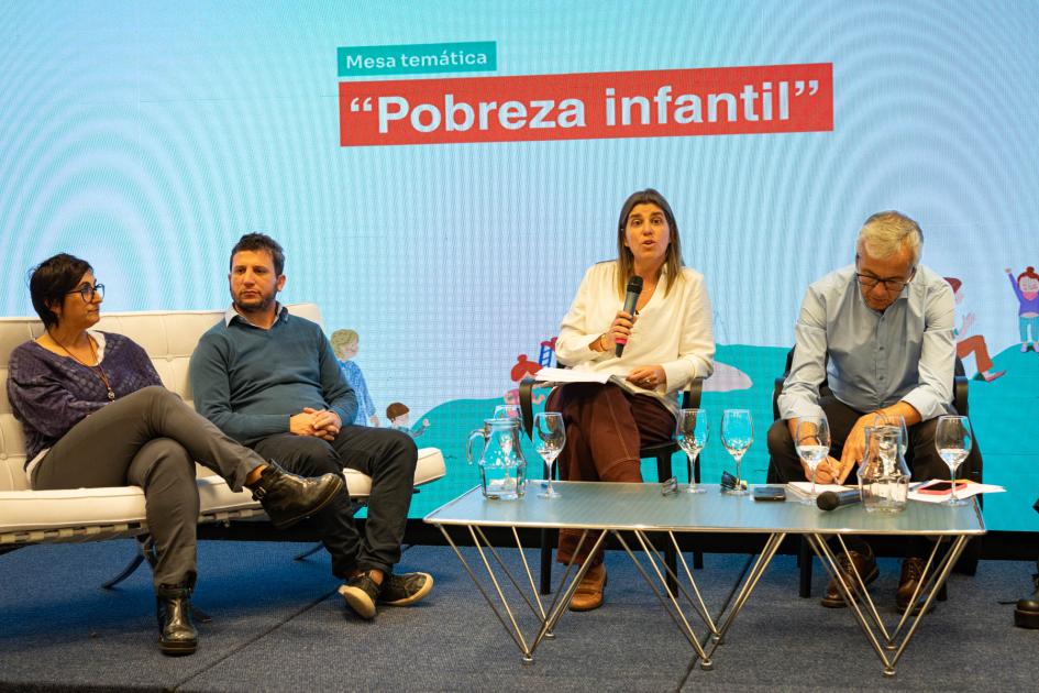 Mesa temática: Pobreza infantil Mesa temática: Pobreza infantil