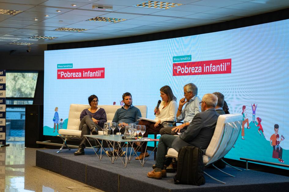 Mesa temática: Pobreza infantil Mesa temática: Pobreza infantil