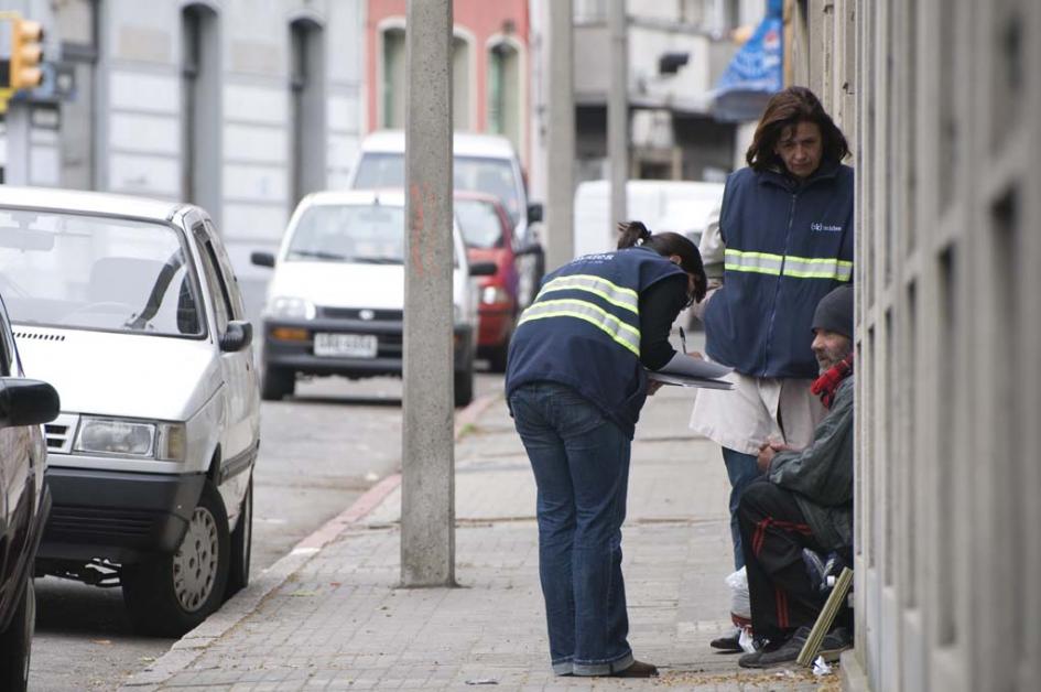 Equipo movil asiste a personas en situación de calle