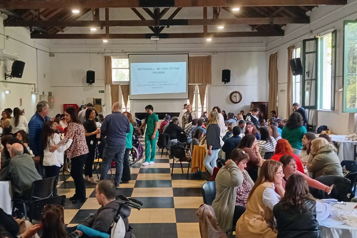 Residentes, equipos técnicos, instituciones y organizaciones vinculadas a la actividad. Residentes, equipos técnicos, instituciones y organizaciones vinculadas a la actividad.