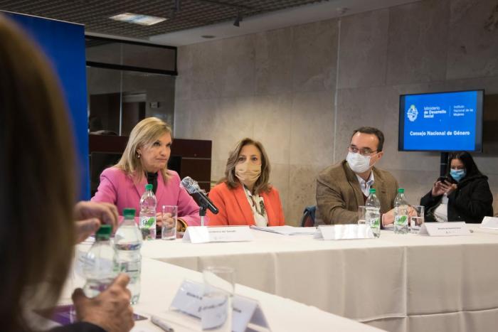 Apertura de mesa en el Consejo Nacional de Género Beatriz Argimón, Mónica Bottero y Pablo Bartol