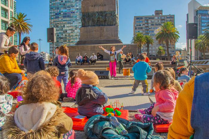 Cierre artístico en Plaza Independencia 