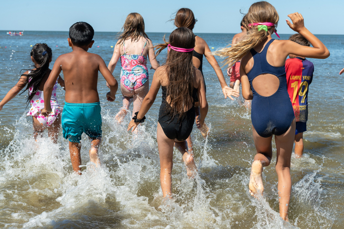 Programa "Al Agua Pato" en la playa de Pajas Blancas.