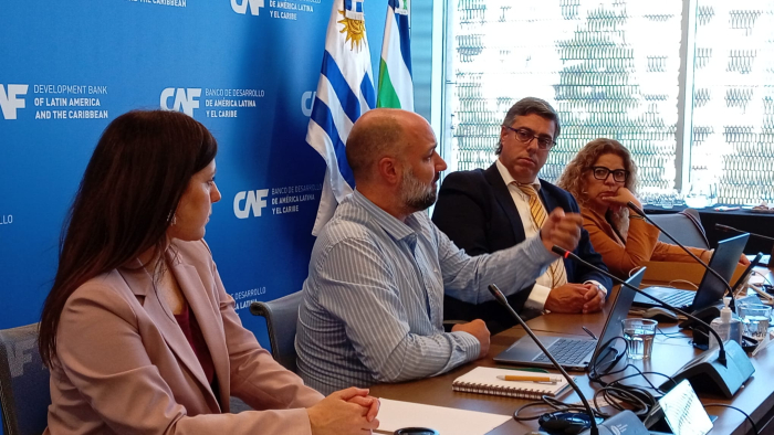 Federico Lezama director del Inst. de Discapacidad durante su presentación en la sesión de Ceddis