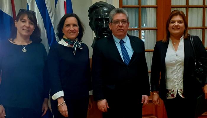 Foto de autoridades de Inmujeres, ENAP y Comisión Administrativa de Parlamento Foto de autoridades de Inmujeres, ENAP y Comisión Administrativa de Parlamento