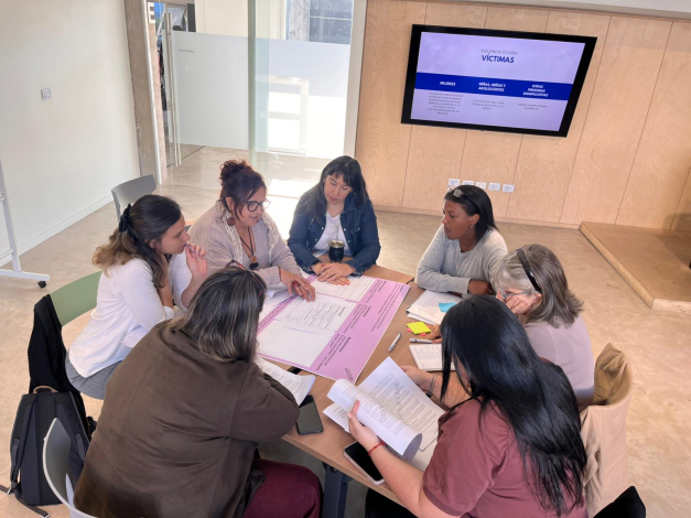 Participantes del taller de trabajo interinstitucional para conceptualizar la violencia vicaria