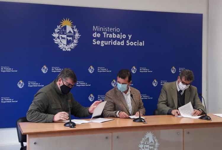 Firma director de Casinos Gustavo Anselmi Protocolo sanitario para el turf