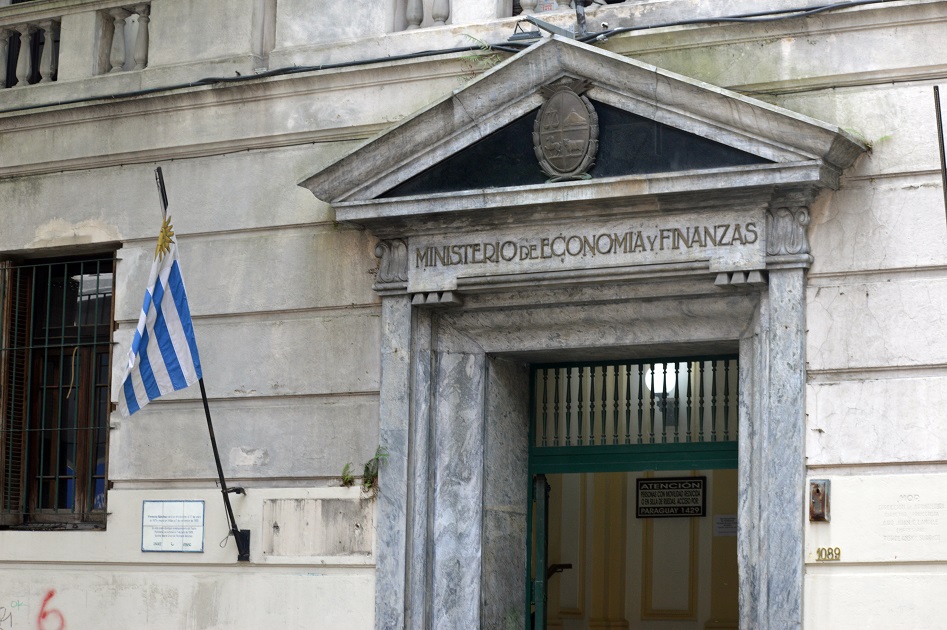 Fachada del Ministerio de Economía y Finanzas