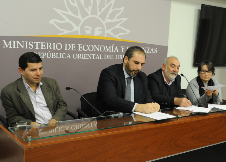 Eduardo Pereyra, Pablo Ferreri, Wilson Netto y Nilsa Pérez Acuerdo entre MEF, INEFOP y ANEP