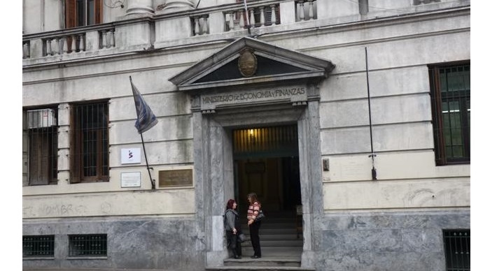 Fachada Ministerio de Economía y Finanzas Fachada Ministerio de Economía y Finanzas
