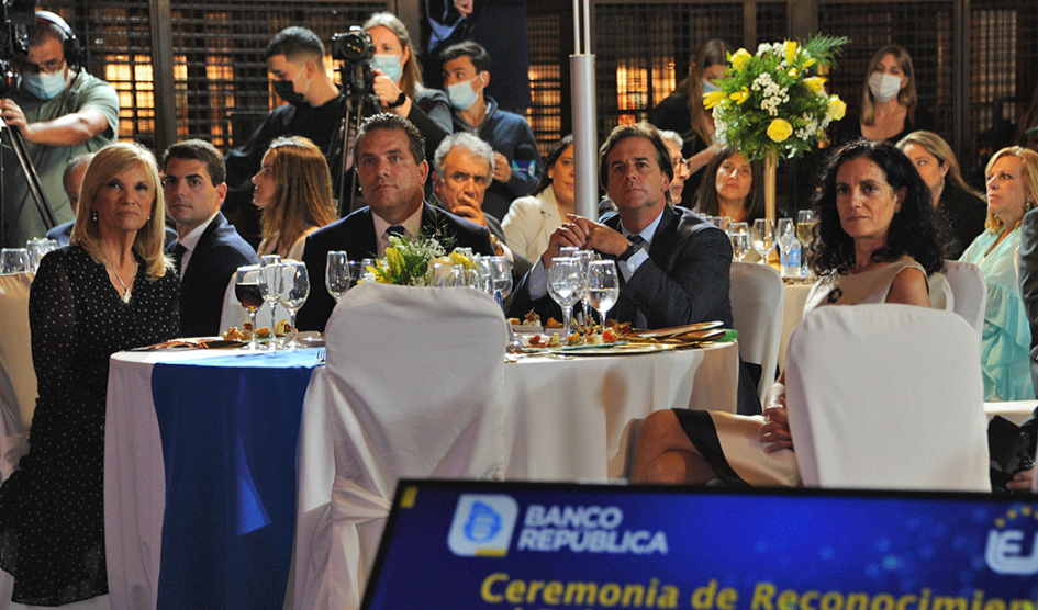 Beatriz Argimón, Salvador Ferrer, Luis Lacalle Pou y Azucena Arbeleche