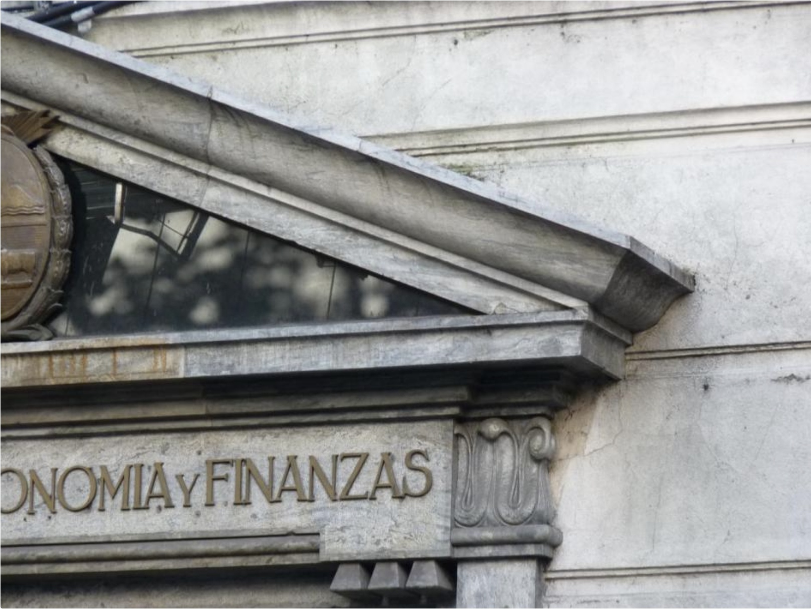Fachada del Ministerio de Economía y Finanzas