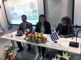 Firma de memorando Esc. Rosa Osimani con personal de PROFECO