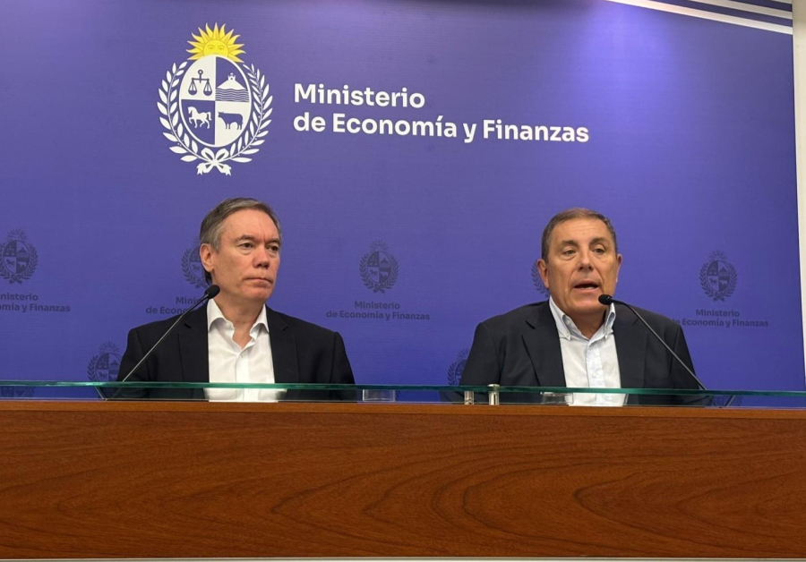 Subsecretario Martín Vallcorba y ministro Gabriel Oddone