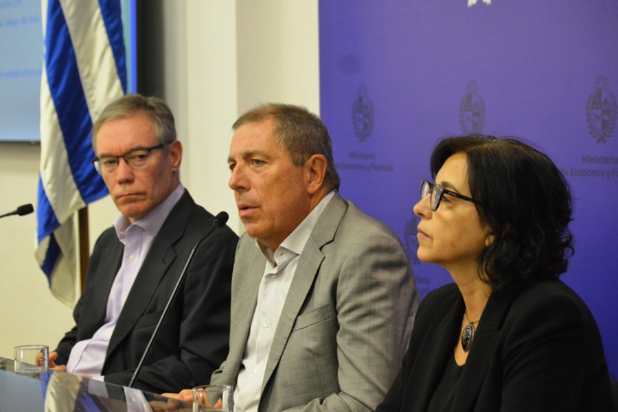 Martín Vallcorba, Gabriel Oddone y Bibiana Lanzilotta 