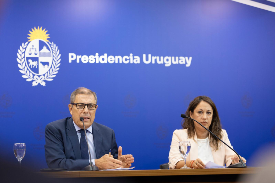 Ministro Gabriel Oddone y ministra Fernanda Cardona