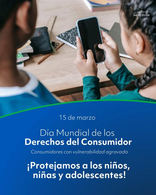 Niño mirando una tablet Niño mirando una tablet